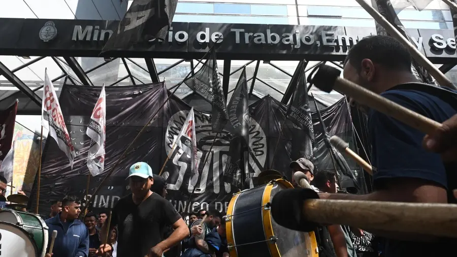 Neumáticos: hubo acuerdo entre el sindicato y las empresas y se destrabó el conflicto
