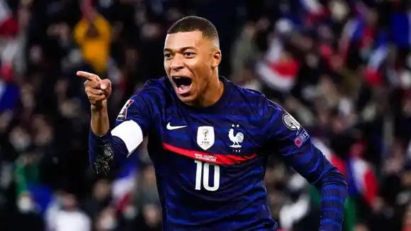 Francia vapuleó a Kazajistán y se clasificó a la Copa del Mundo Qatar 2022