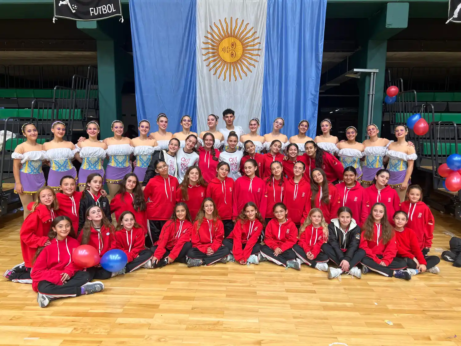 El equipo completo de Quimera Team que participó de la competencia.