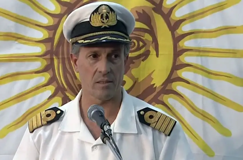 Las contradicciones de la Armada durante la búsqueda del submarino