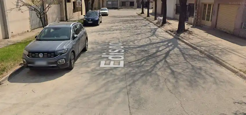 Calle Edison en  intersección con Colón. Foto: Street View.