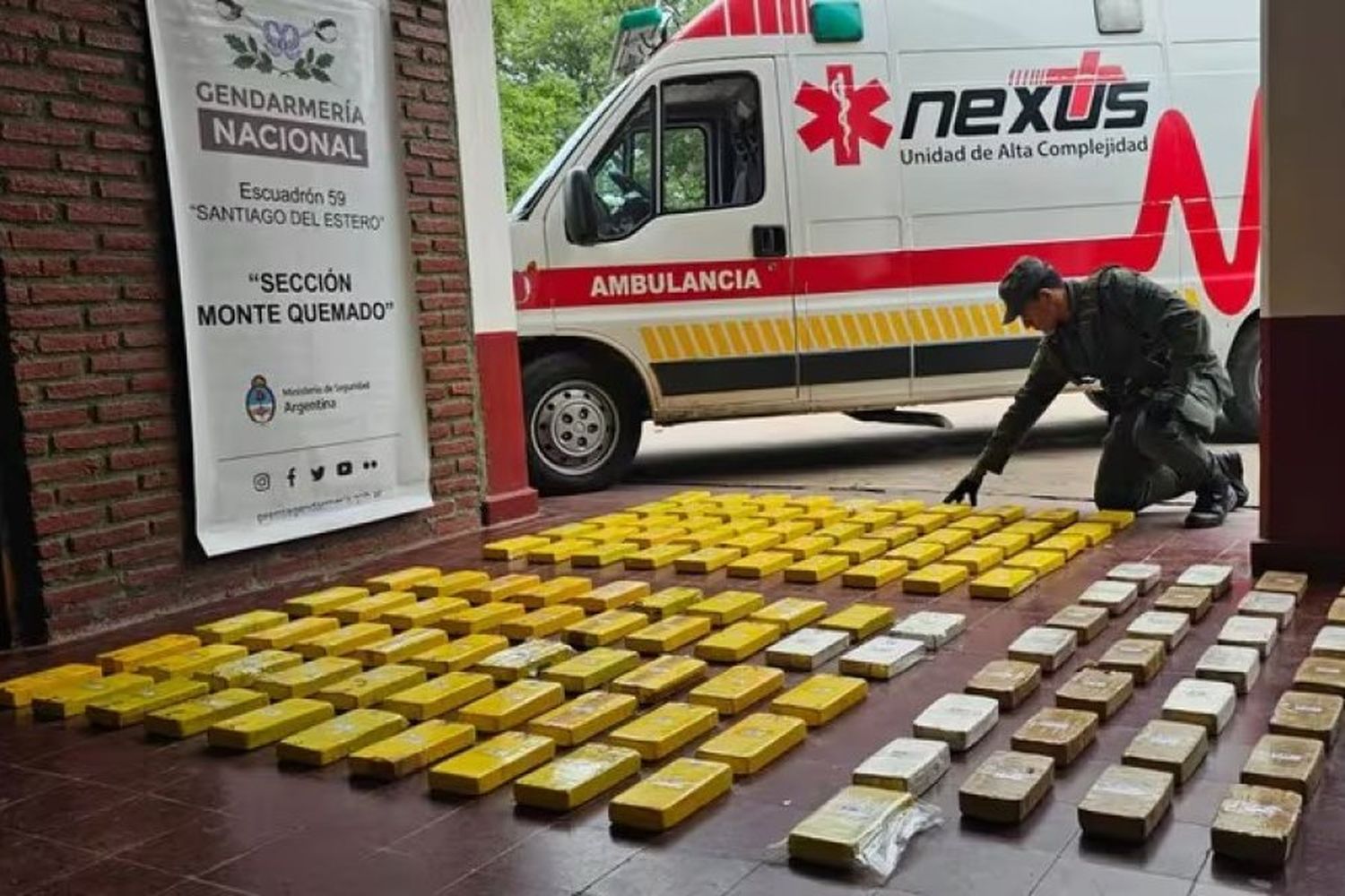 Encontraron 134 kilos de cocaína que eran trasladados en una ambulancia