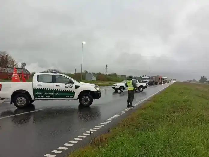 Cortan por tiempo indeterminado el puente Zárate- Brazo Largo por las graves inundaciones en Buenos Aires