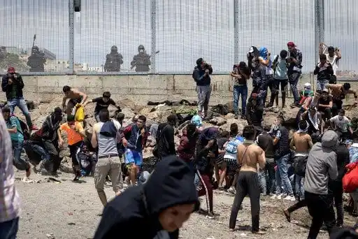 Llegada a España de más de 6.000 migrantes de Marruecos desata crisis migratoria