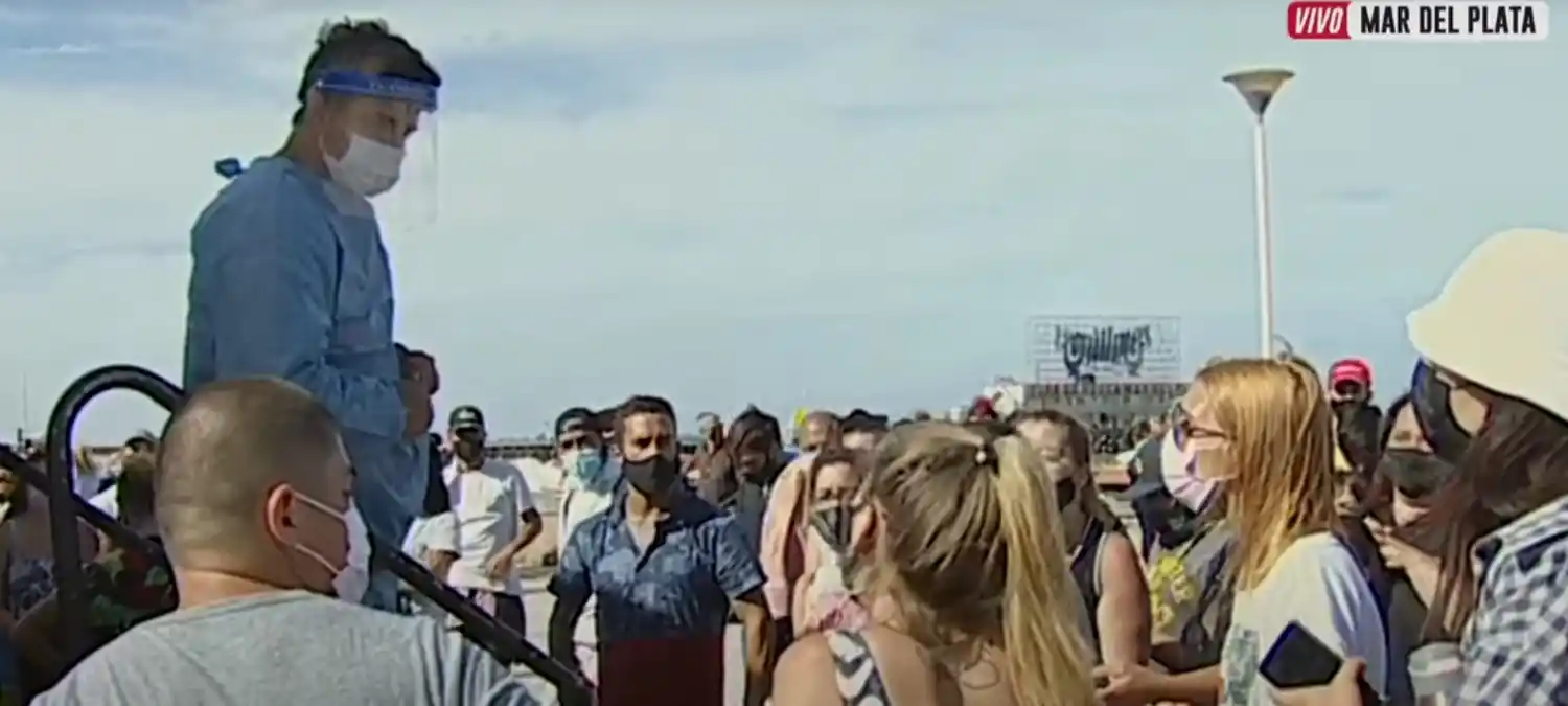 #Video Tensión en centro de salud móvil marplatense: "Nos testean o rompemos todos"