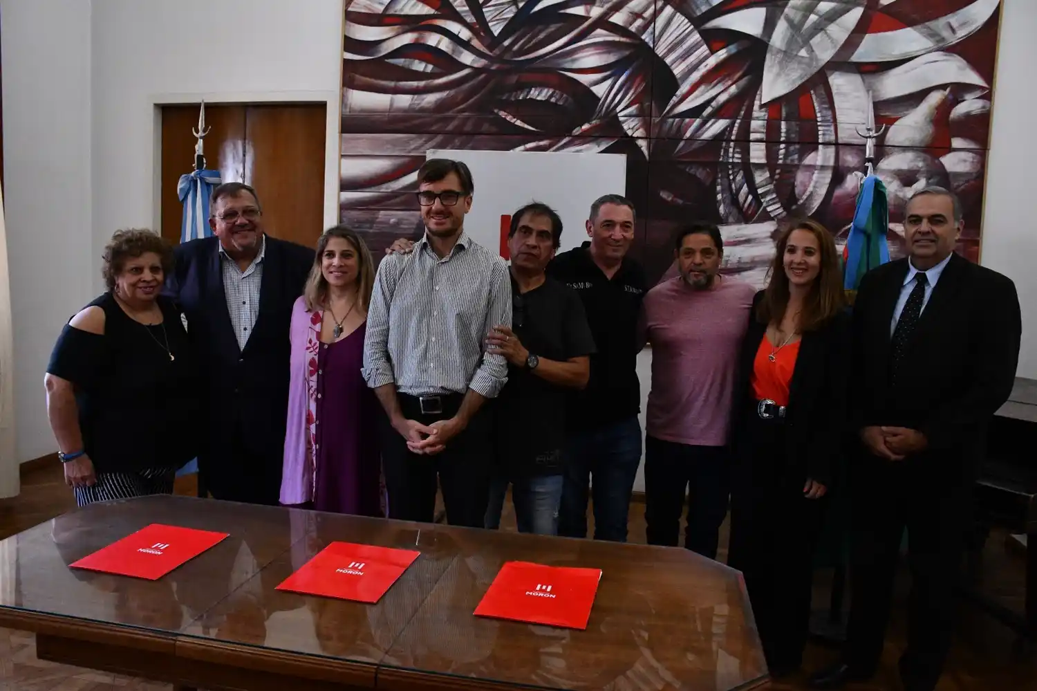 Morón ya cerró paritarias con municipales para el próximo semestre