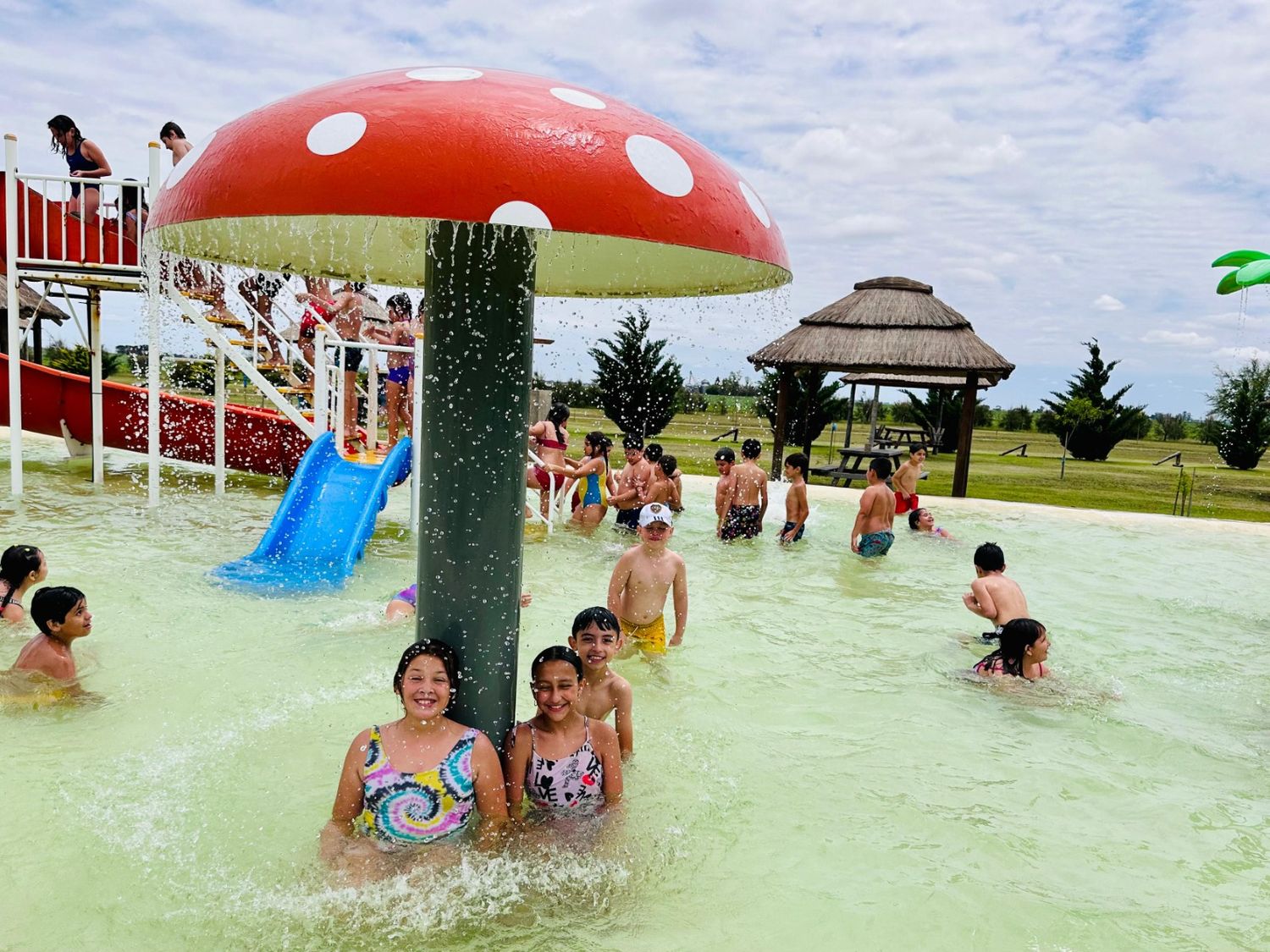 Los niños disfrutaron a pleno del Parque Acuático.