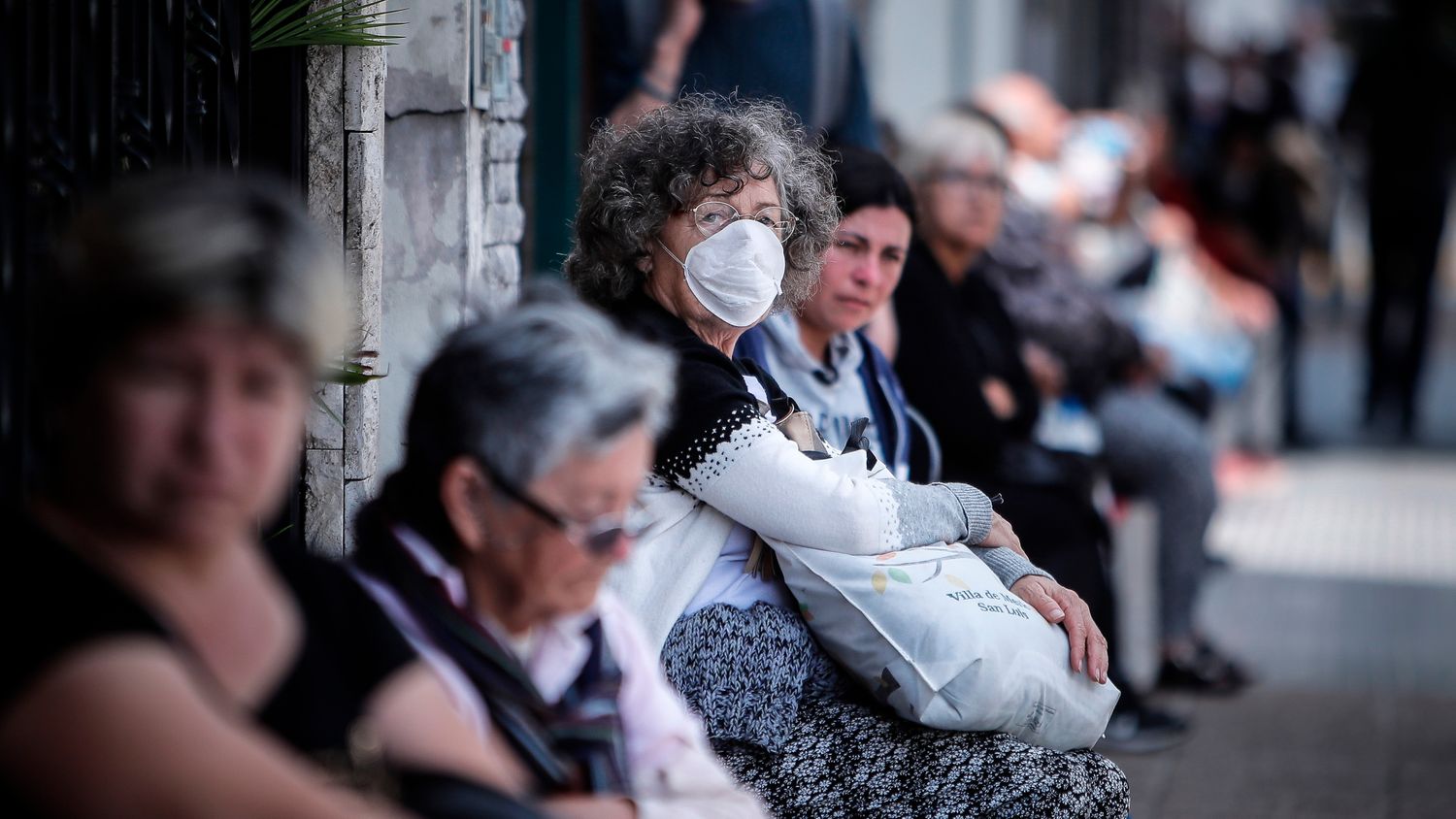 En las últimas 24 horas confirmaron 283 nuevas muertes y 6.693 contagios 