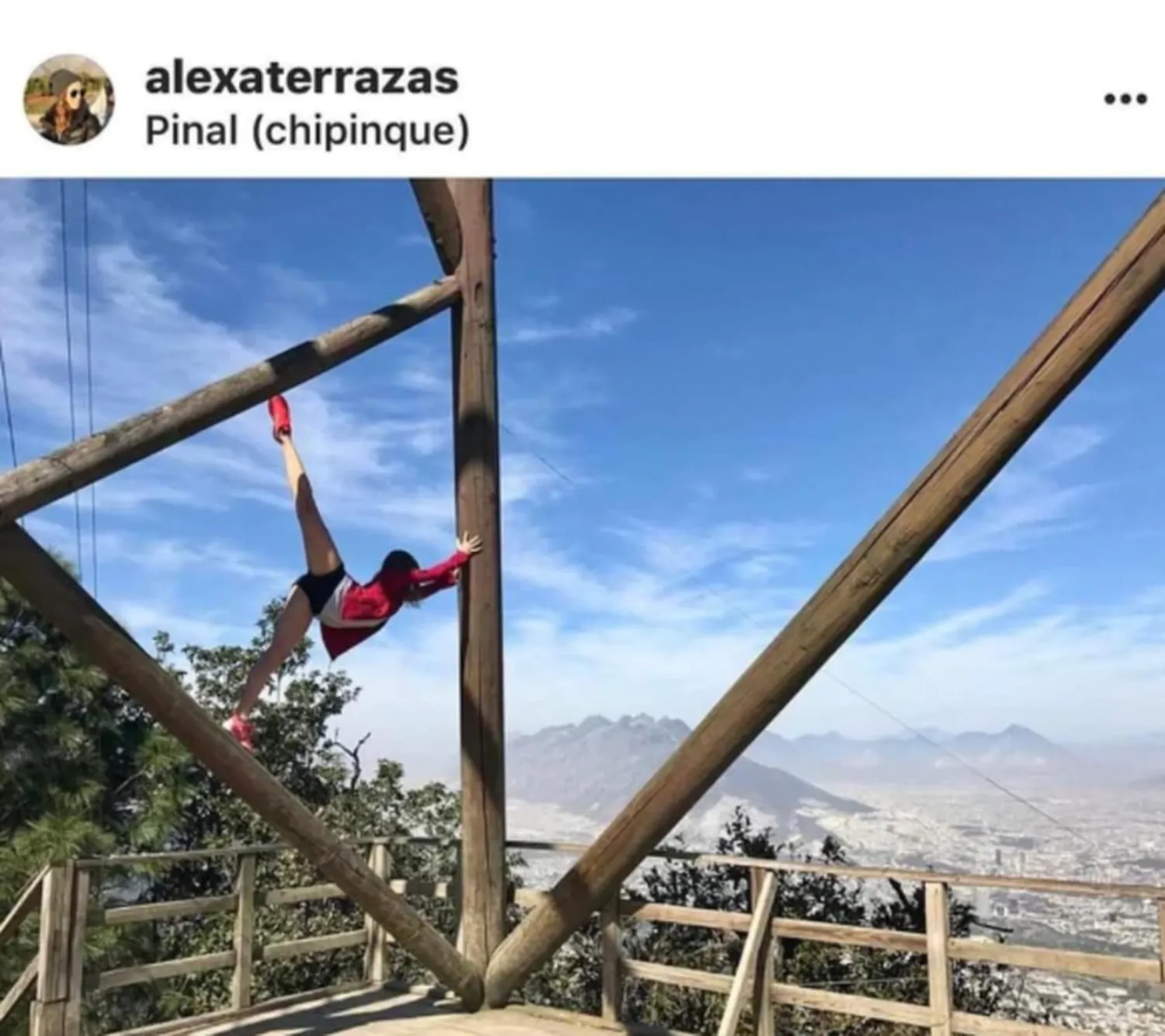 Joven cayó 25 metros mientras realizaba yoga en un balcón y se fracturó más de 100 huesos