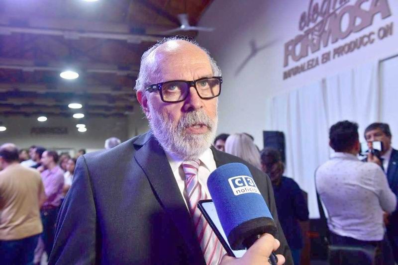 Jorge Ibáñez llevó tranquilidad a la familia estatal y garantizó el pago del aguinaldo