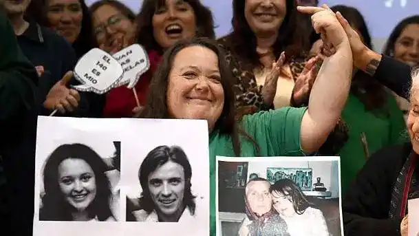 Adriana tenía apenas meses cuando sus padres fueron secuestrados.