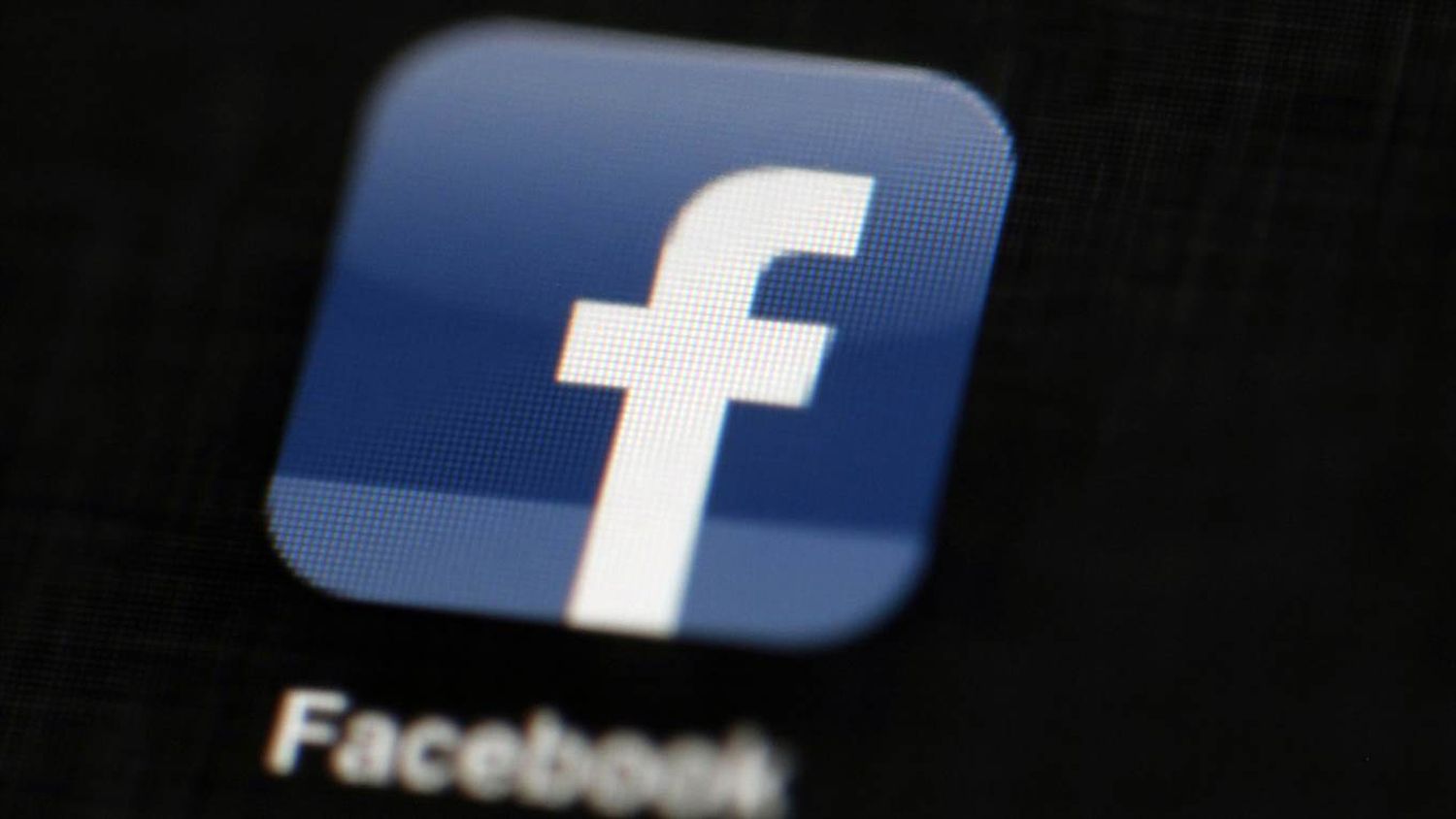 Facebook eliminó 1.300 millones de cuentas falsas