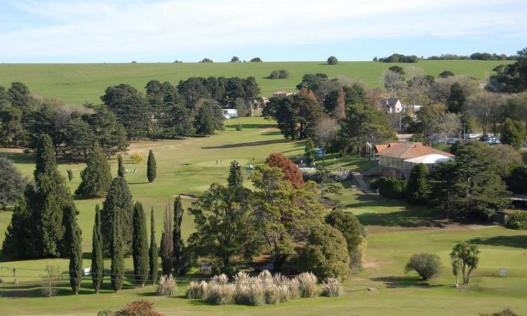 Un sábado con golf en Los Acantilados y Sierra de los Padres