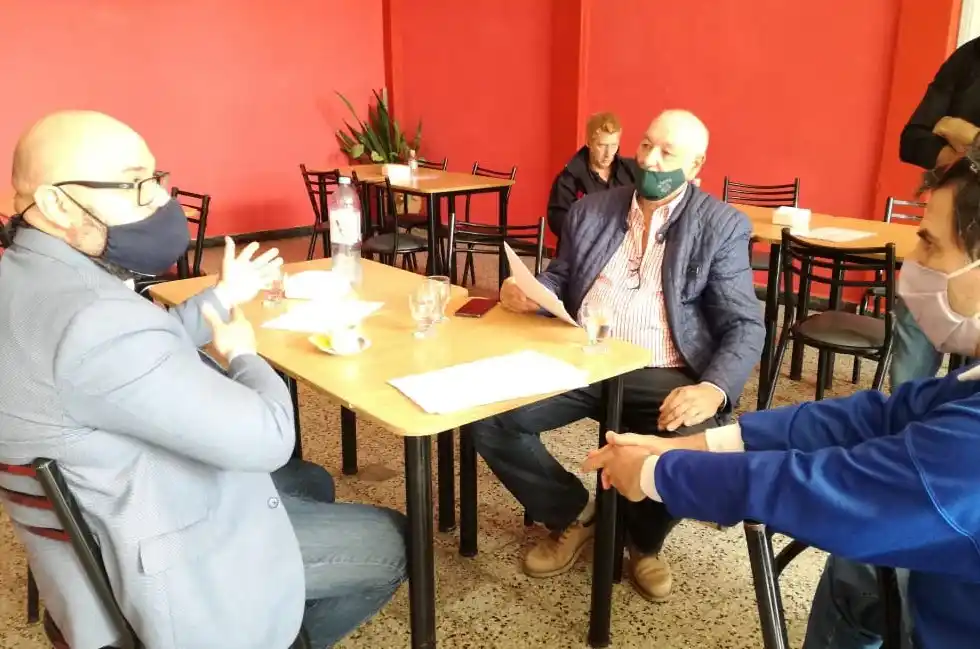 Carlos Suárez se reunió con autoridades del bowling El Clásico