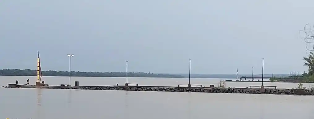 El Río Uruguay frente al puerto de Concordia  llegaría cerca de los 10 metros