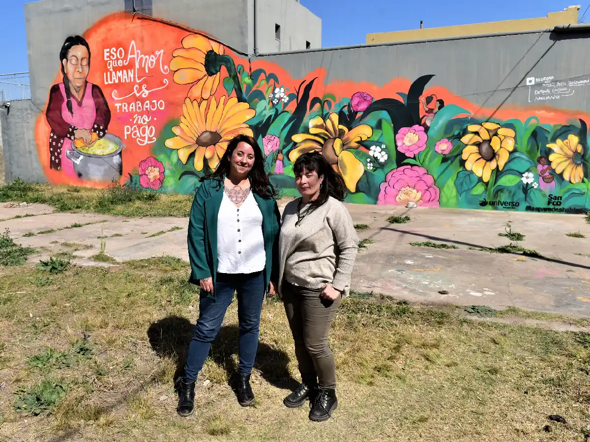Unidas por la cocina y el  arte, pintaron un mural  que visibiliza a la mujer