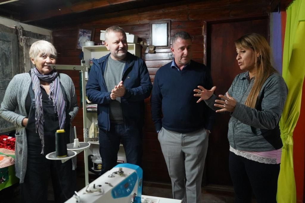 Rumbo a las elecciones 2023: Lepere junto al concejal Serrano en un emprendimiento textil de Ministro Rivadavia