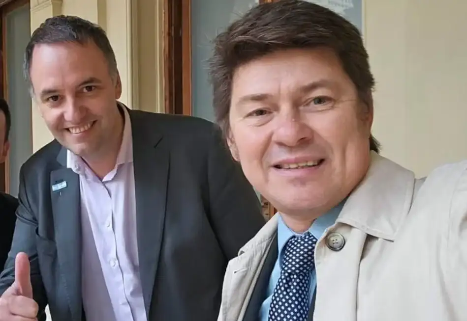 El diputado Lisandro Almirón, en otras épocas de su relación con Adorni.