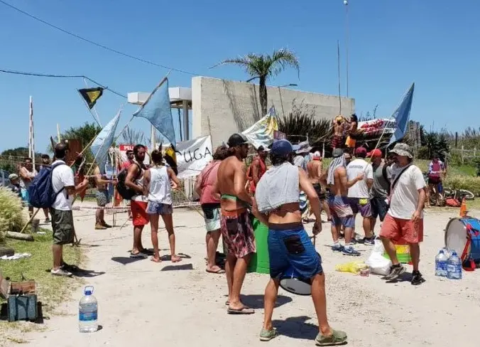 Mar del Plata: Seis guardavidas detenidos tras protesta en el acceso a un balneario