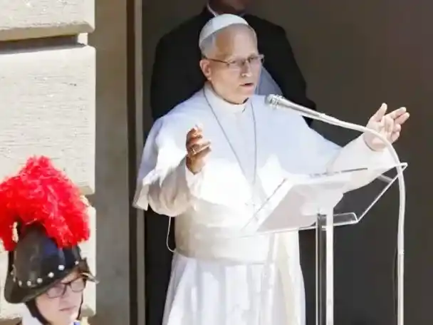 El papa León XIV cuestionó el consumo permanente y pidió volver a lo fundamental