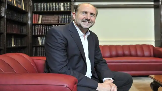 Perotti iniciará su gestión con doce ministerios