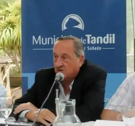 Tandil: Lunghi recordó la caída de la piedra movediza 