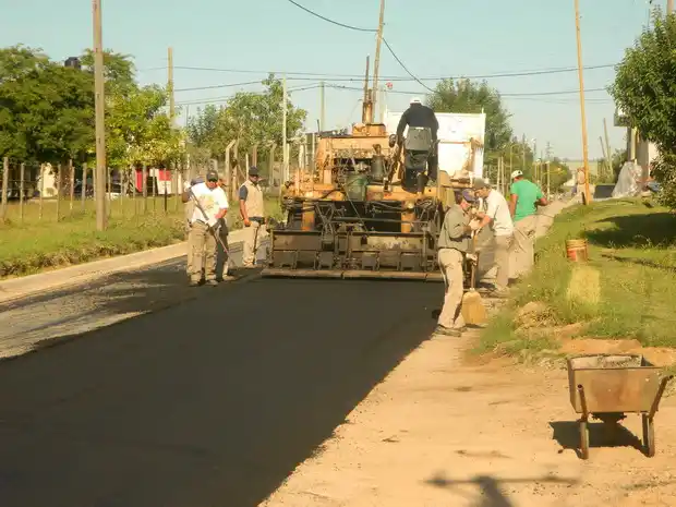 Pavimentan cuadras de calle Gervasio Méndez