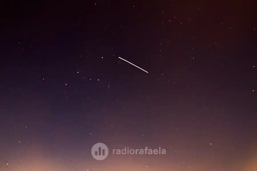 Un pequeño “punto blanco” pasará esta noche por arriba de Rafaela: ¿de qué se trata?