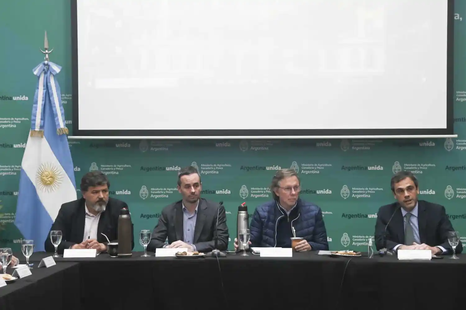 El sector pesquero acordó con Bahillo liquidar US$300 millones