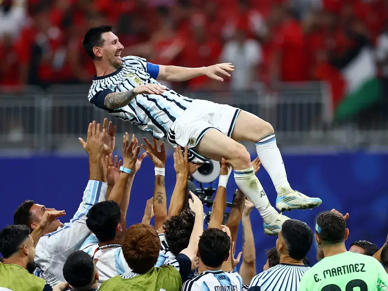 El capitán elogió la fortaleza del plantel y celebró que los hinchas puedan seguir acompañando al equipo en el camino hacia la próxima instancia. Foto: @DSports/X