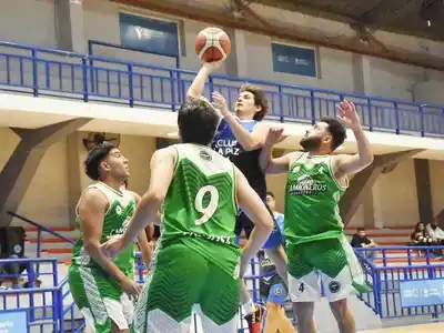 La Paz se impuso en el
duelo ante Camioneros