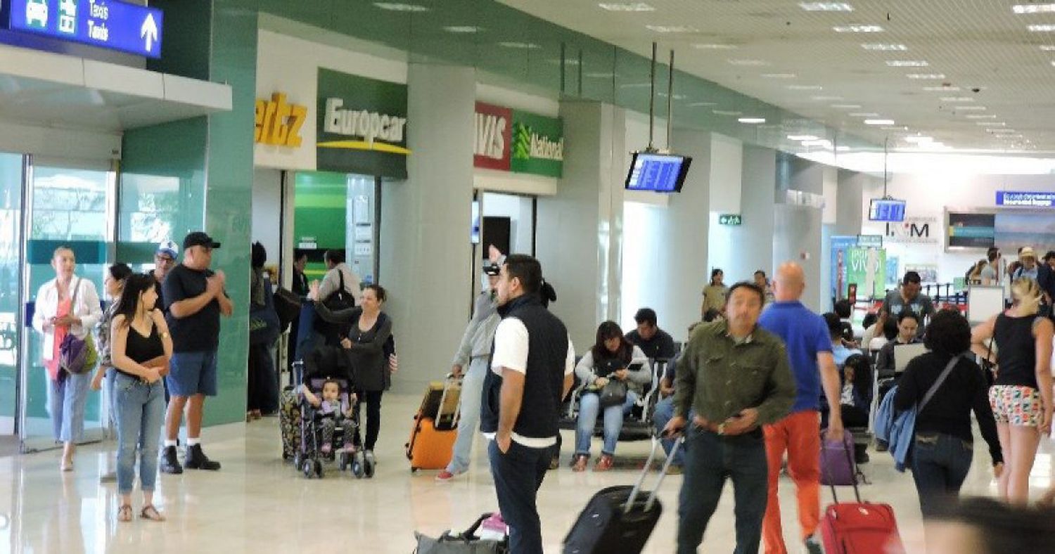 Coyotes mueven a migrantes desde el aeropuerto de Medellín