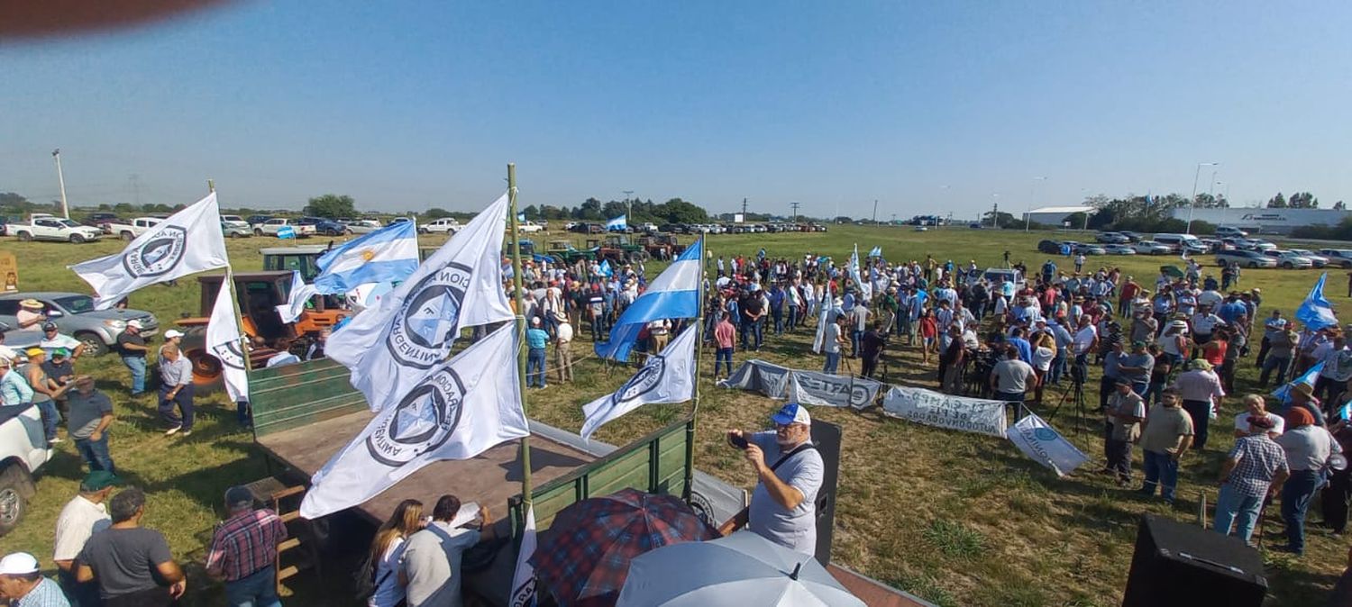 Comenzó el acto de productores agrarios en reclamo de medidas para el sector