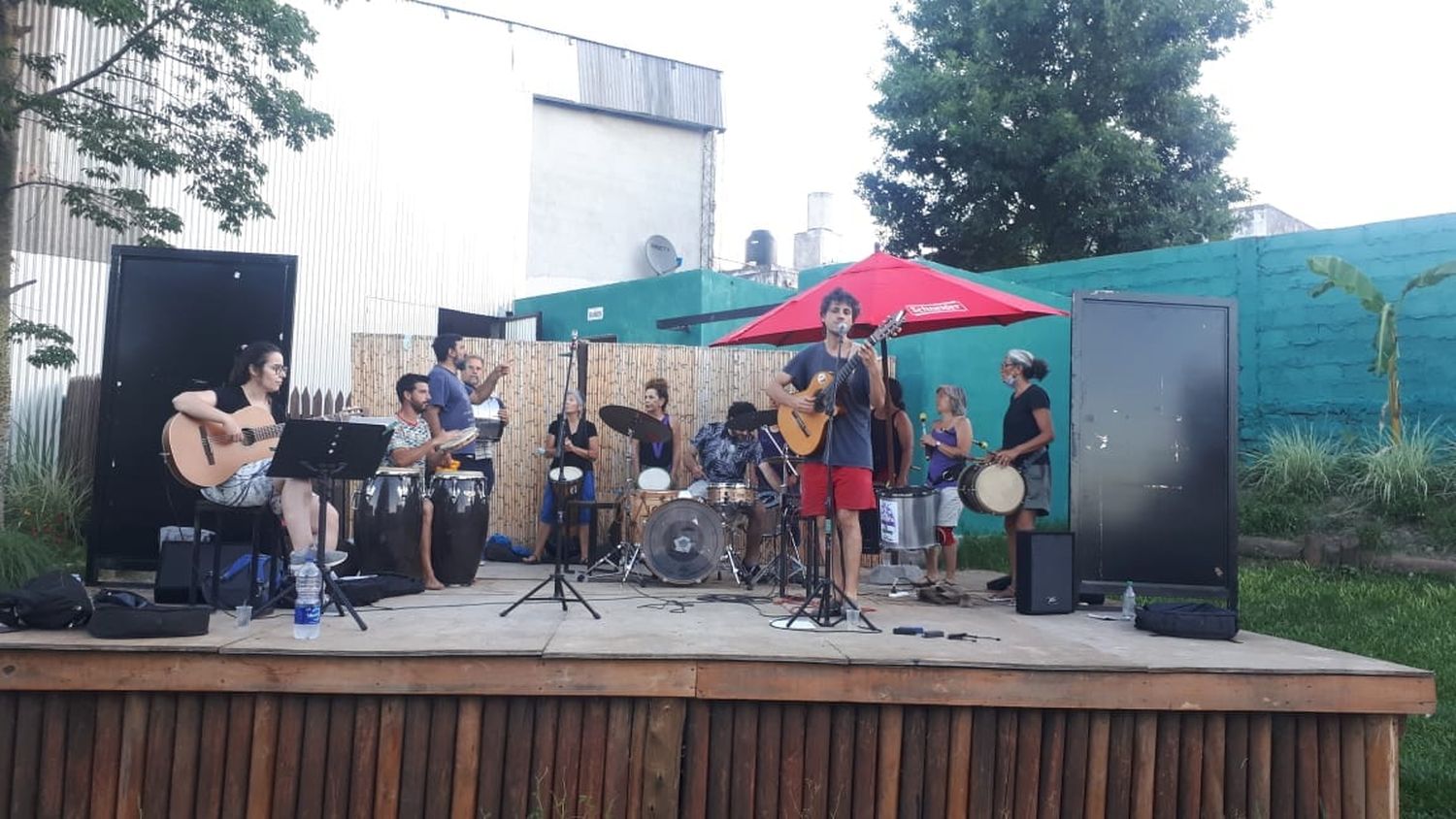 Con decenas de artistas invitados, Nico Aulet presenta “Surcar”, el disco que grabó en pandemia