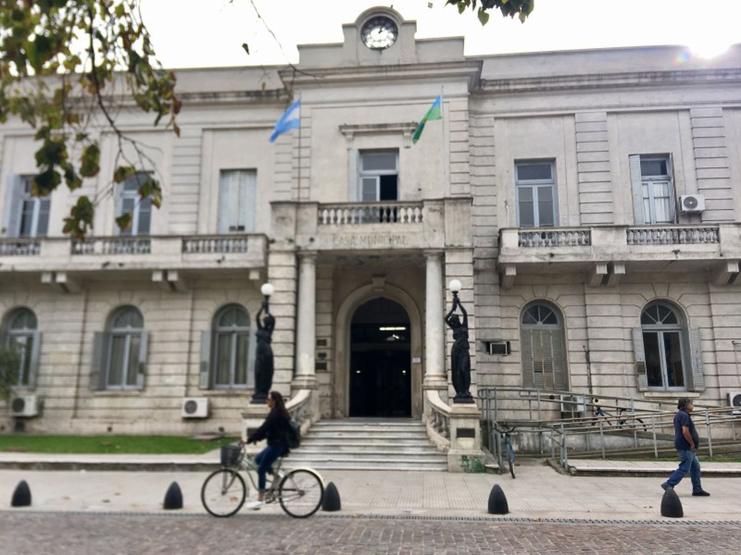 Luján: Municipales piden la apertura de paritarias 2023
