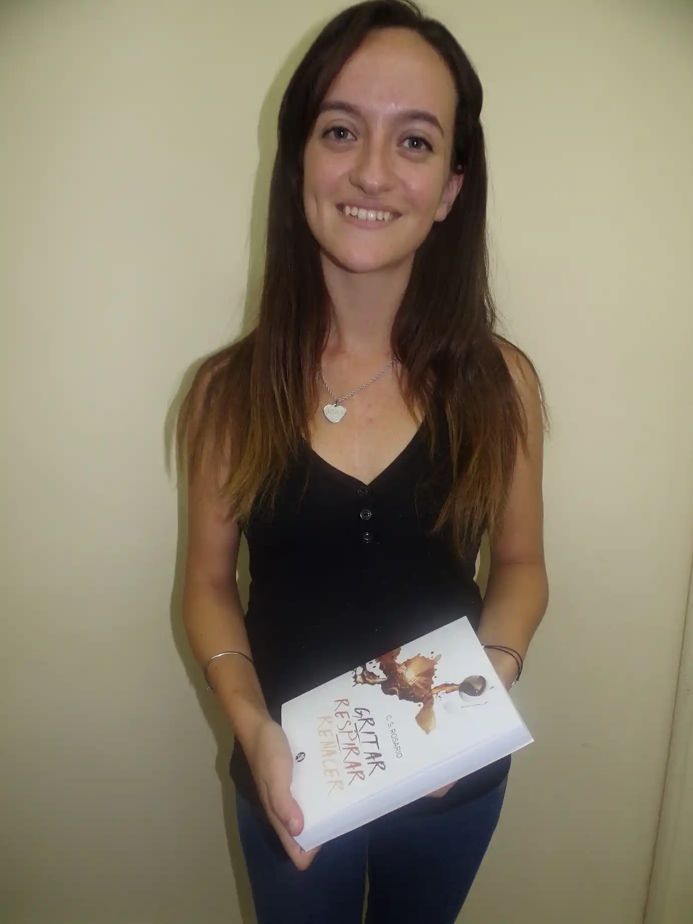 Rosario Castro incursiona en el género Novela