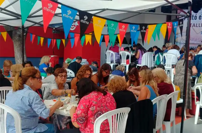 El taller de pintura volvió a invadir Espacio Clarín