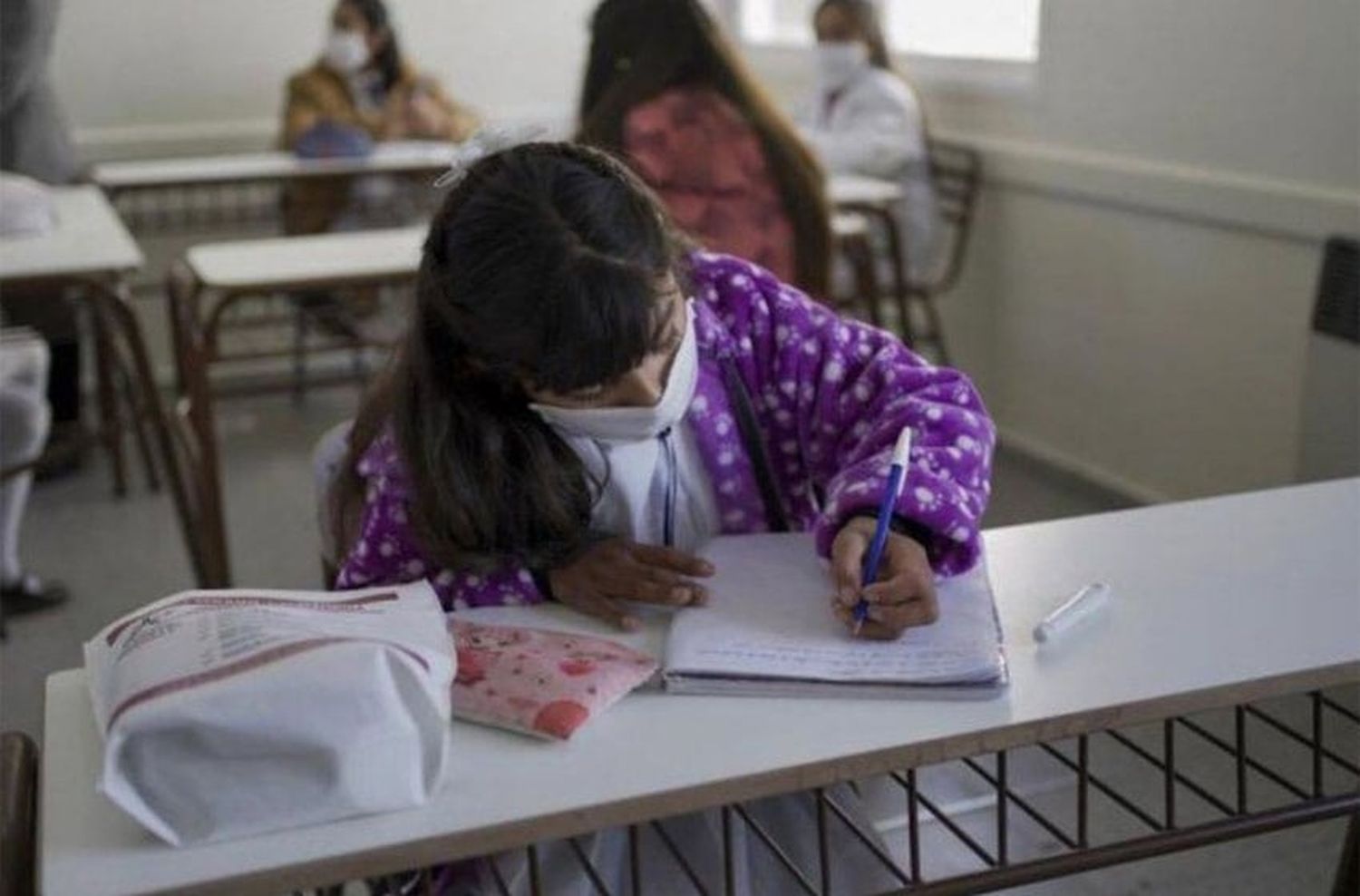 Desde Sadop advierten que “para que la presencialidad siga existiendo en Santa Fe” escuelas de AMBA deben cerrar