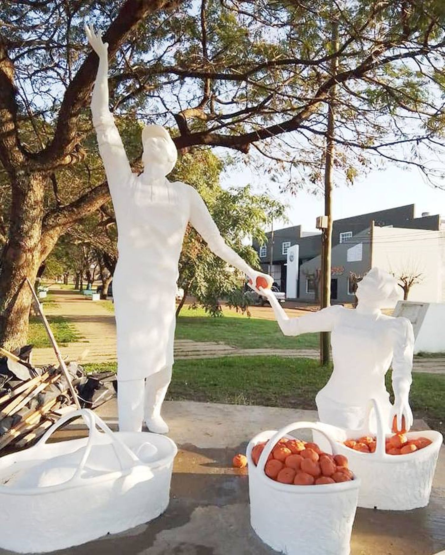 Restauraron la escultura  �SIgual al Abuelo⬝