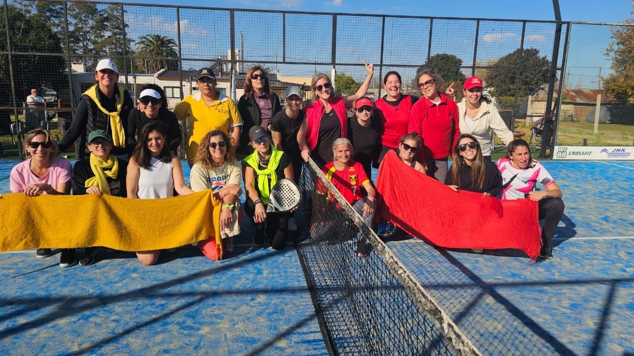 Gran concurrencia en un encuentro distinto de Padel