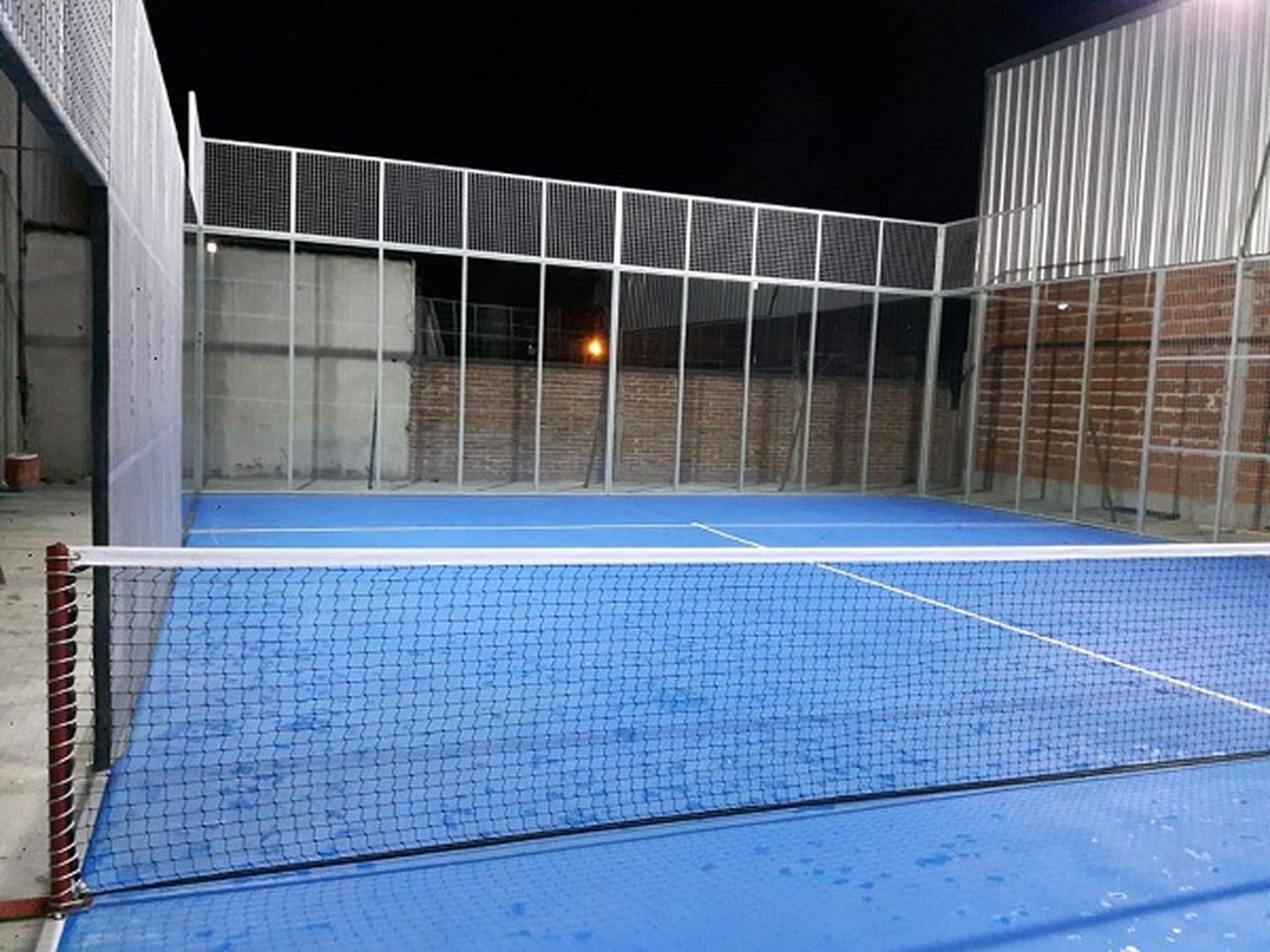 Será inaugurada la primera cancha de padel de vidrio en la ciudad