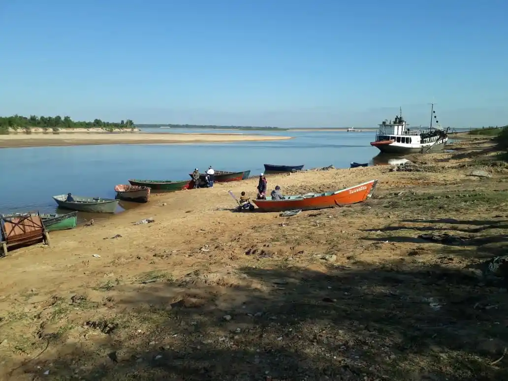 Conectividad satelital para escuelas de islas de Victoria
