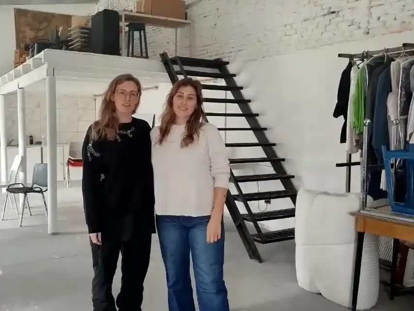 Lucrecia Etchecoin y Yanina Jensen, las investigadores de la Unicen que fueron elegidas.