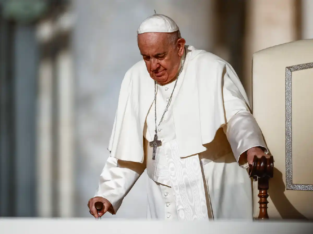 El papa Francisco se sometió a una operación de tres horas "sin complicaciones"