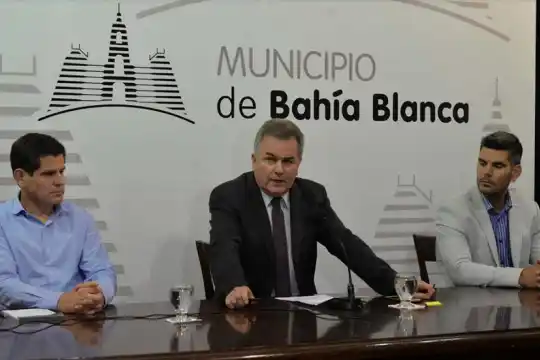 Como Vidal, los intendentes achican el gasto político
