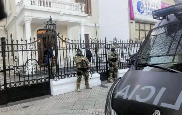 La sede de la obra social de Camioneros en Rosario fue allanada