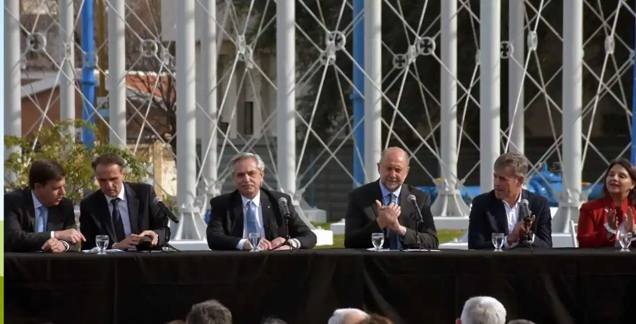 Alberto Fernández está en Santa Fe en el acto por el inicio de obras en la planta potabilizadora