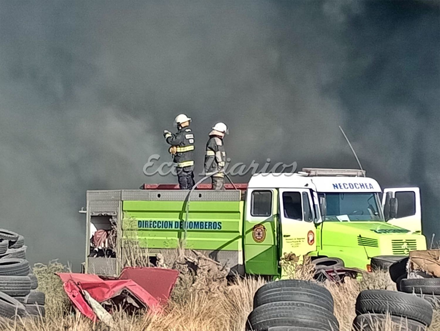 Voraz incendio en un predio de la calle 94 en Necochea