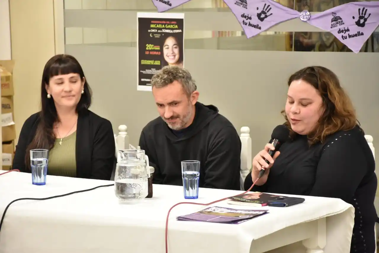 Santiago García presentó su libro en varias ciudades de Entre Ríos y Santa Fe