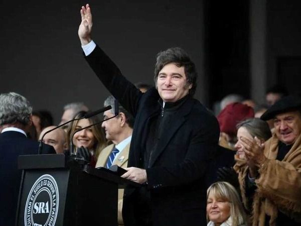 “Milei está destruyendo las bases científicas
para profundizar el proceso de dependencia”